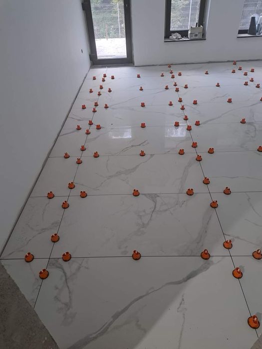 Montaj travertin zugravit