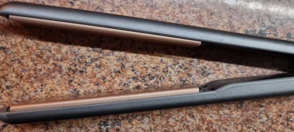 Преса за коса Кристина Агилера.