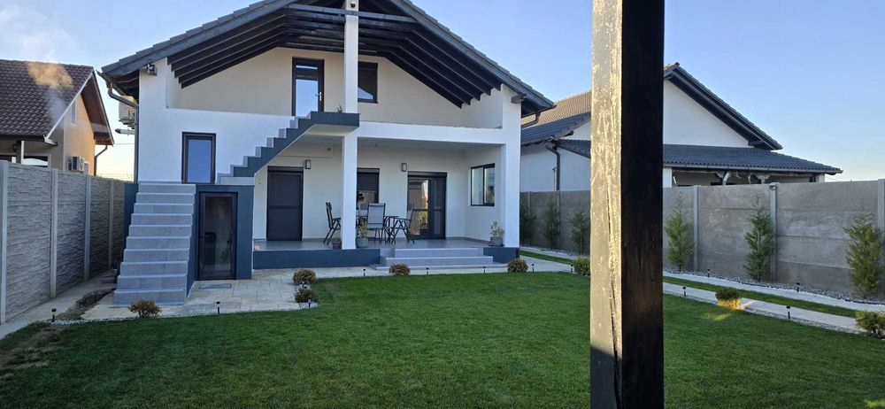 Casă spațioasă și complet utilată de vânzare în Șag  Zona Mănăstirii