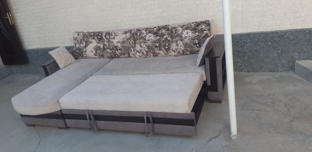 Продам гостинный угалок