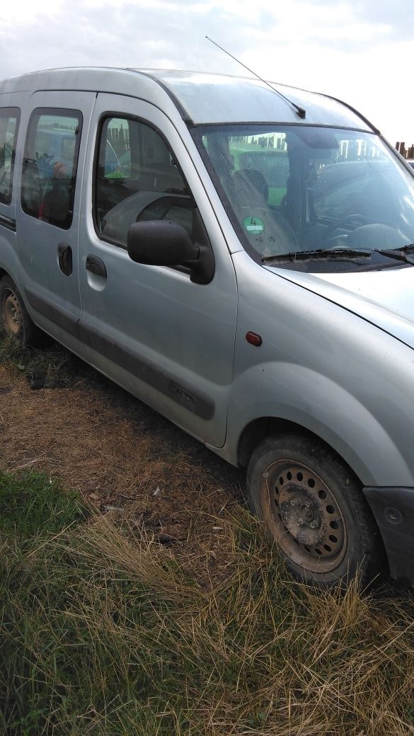 Dezmembrez.Renault Kango an fabricație 2002 motor 1200 16 valve