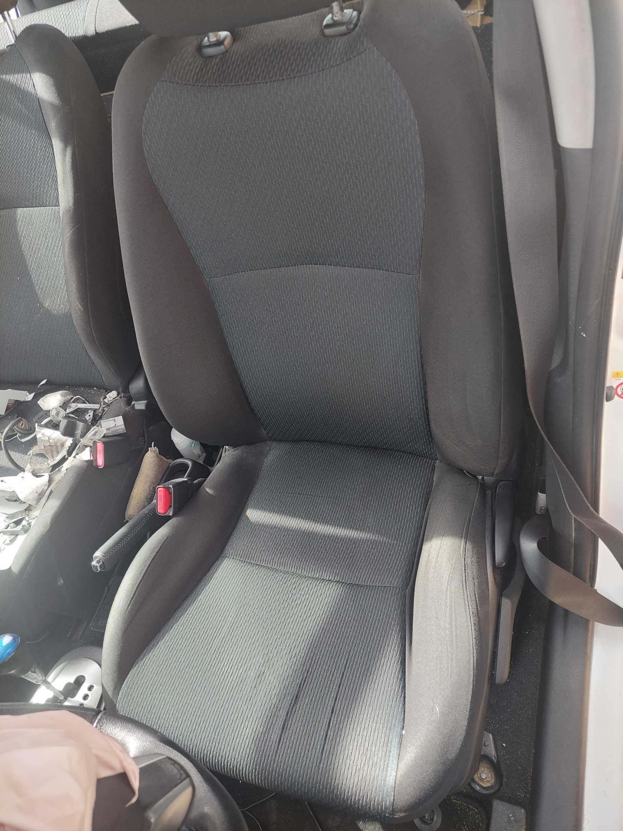 Toyota Yaris 1,5 HYBRID, Тойота Ярис Хибрид на части!
2013г.