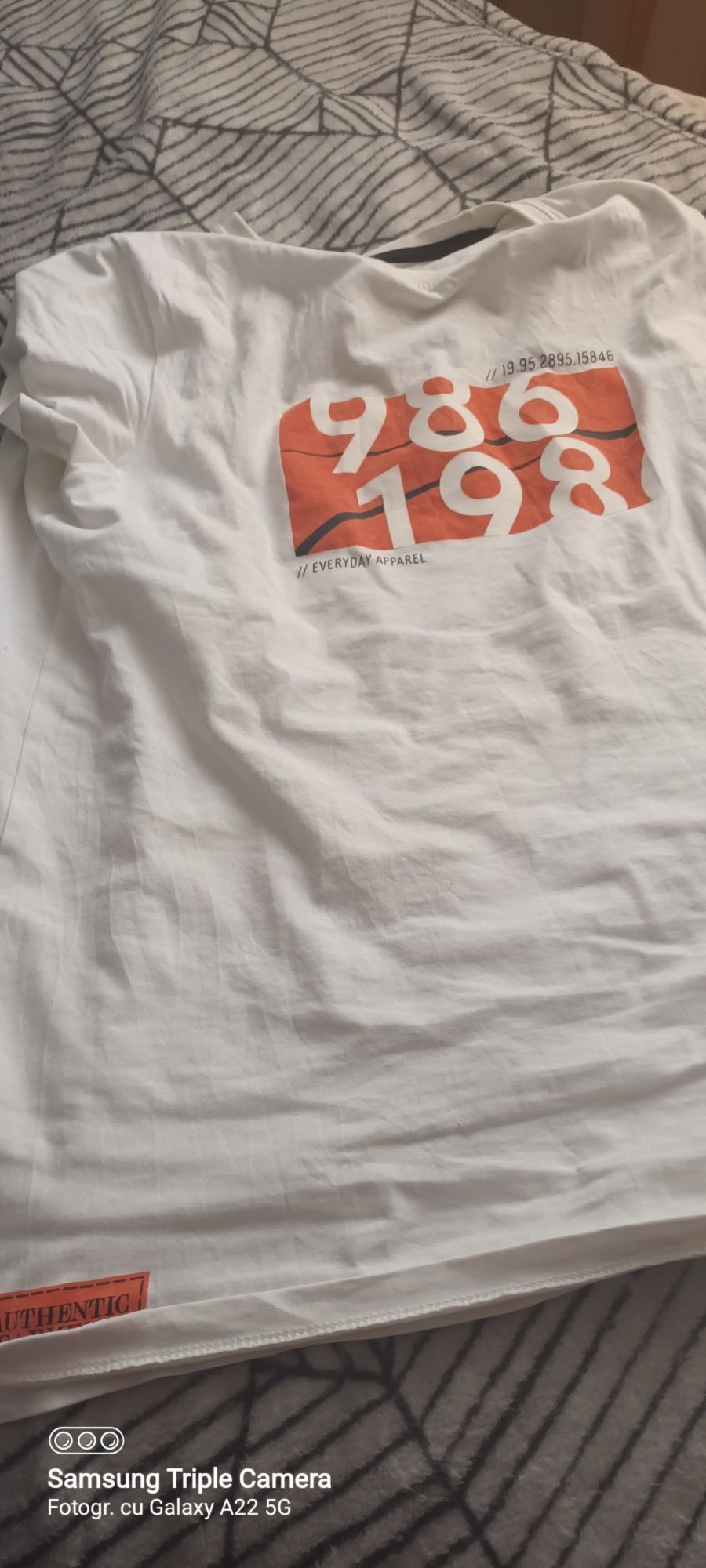 Vând tricou nou din ccc nu lam purtat