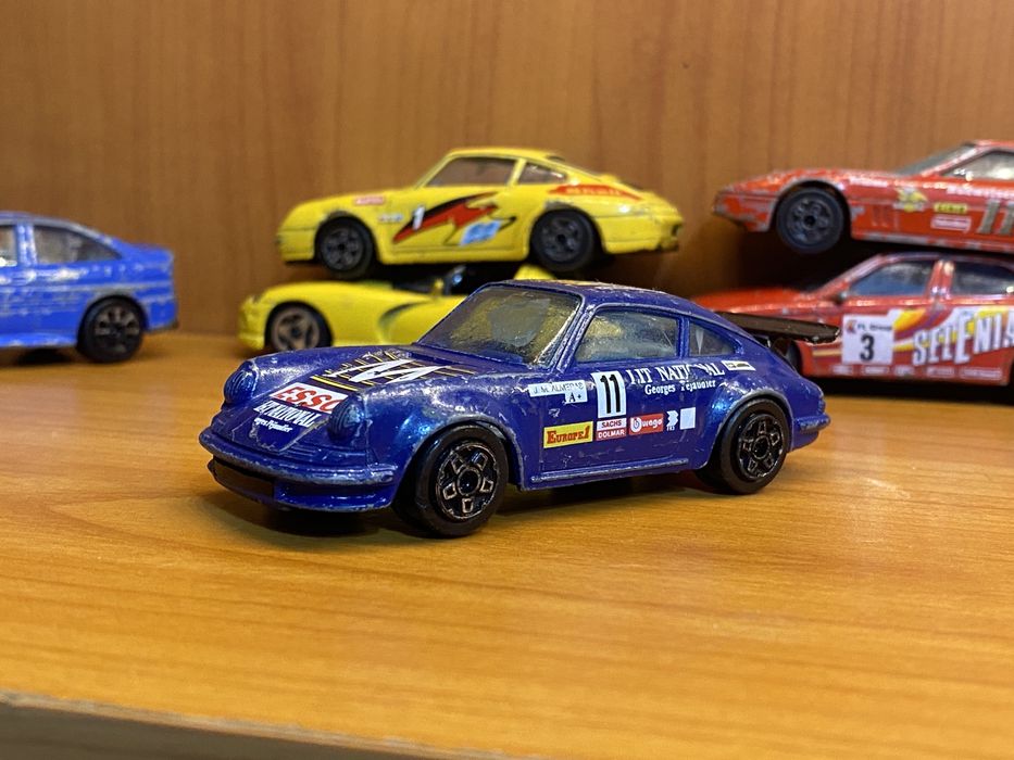 Метални колички Burago Italia