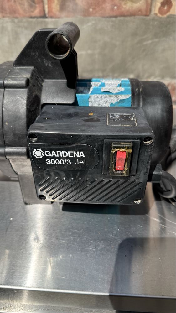 Градинска помпа Gardena