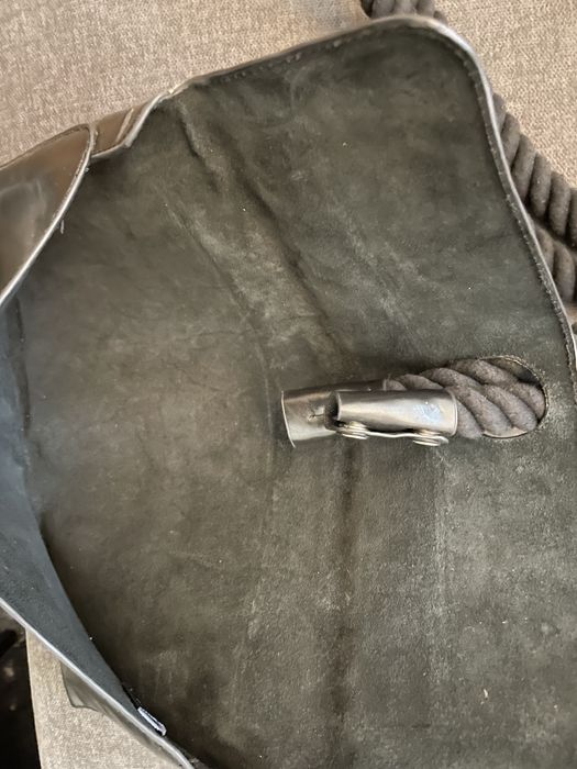 Кожена чанта клъч с въже