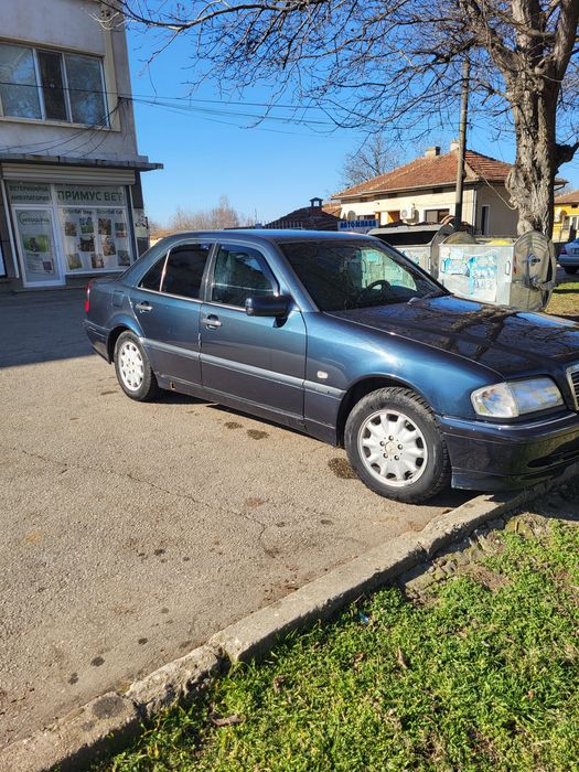 Мерседес С250тд седан.