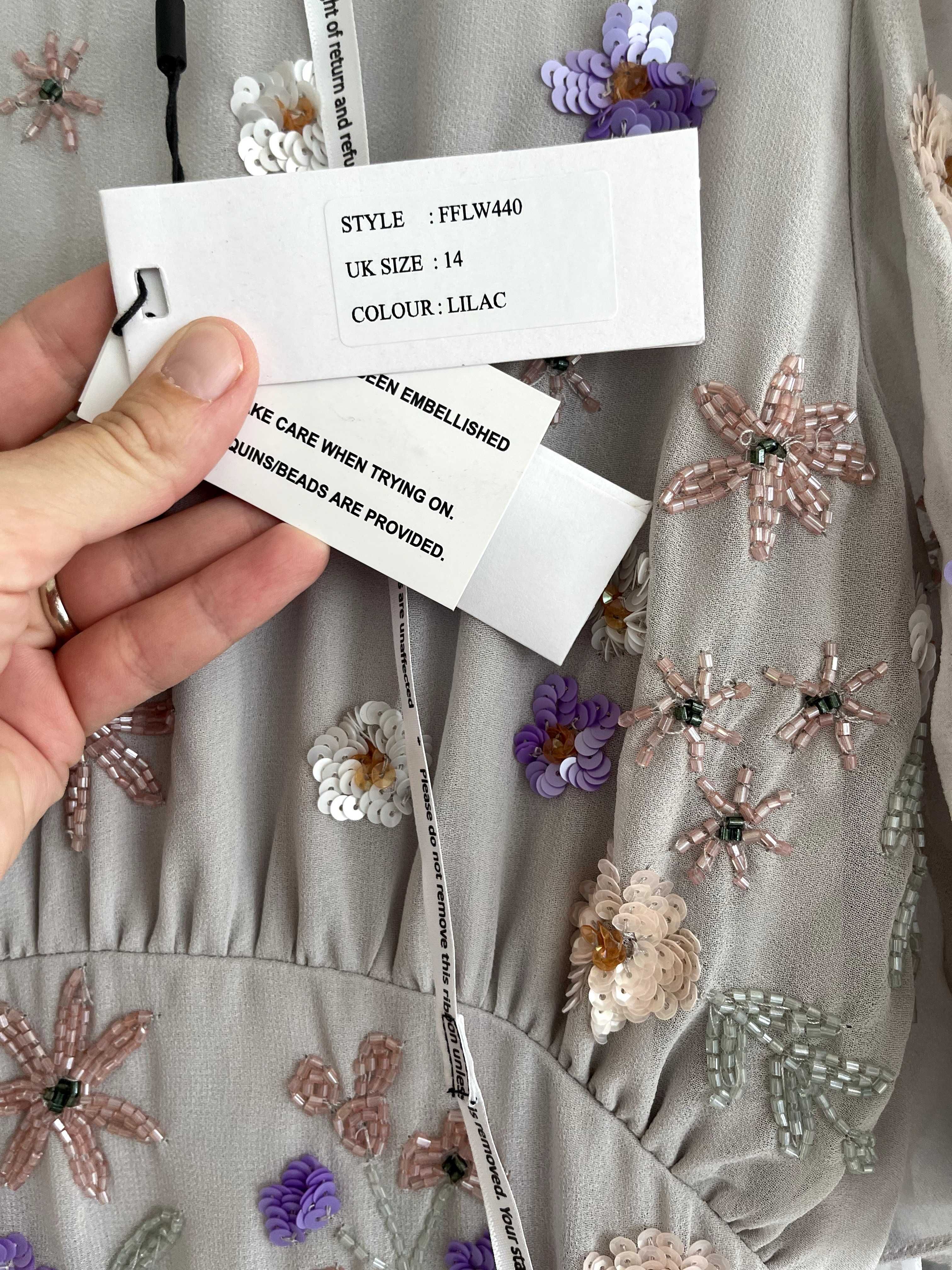 Нова с етикет рокля на Frock and Frill лилава с пайети размер М/Л