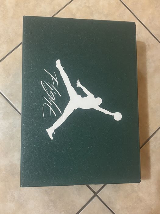 Vand adidasi jordan 4 originali
