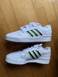 Sneaker Adidas marime 37 1/3 damă