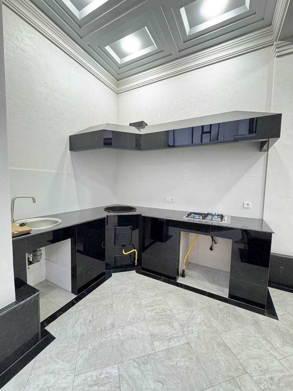 ул. Шукур Бурханова
3,2 сотки 
400 м²
Комнат: 6, санузлов: 7