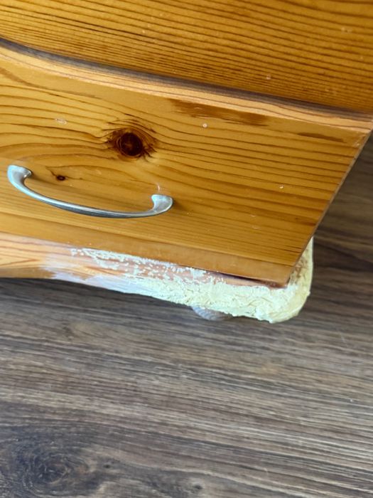 Гардероб, скрин и нощно шкафче