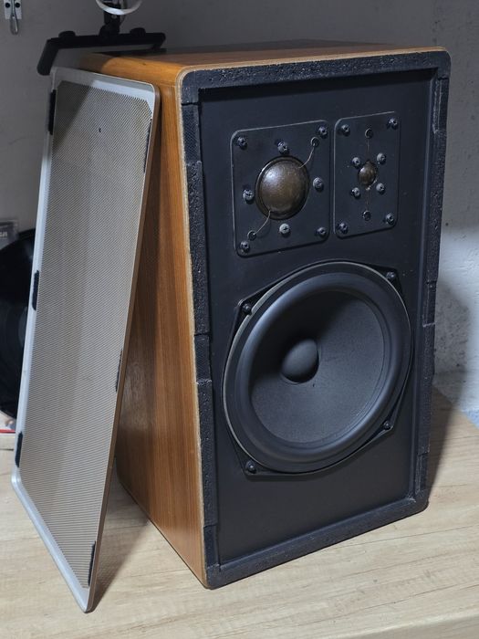 Boxe hifi BRAUN L-830, vintage , 3 cai, compresie, 4 ohm, 70-140w