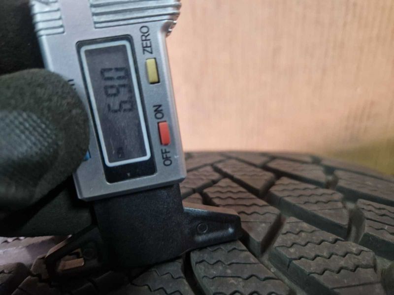 2 Bridgestone R18 225/55 Anvelope de iarnă DOT2323