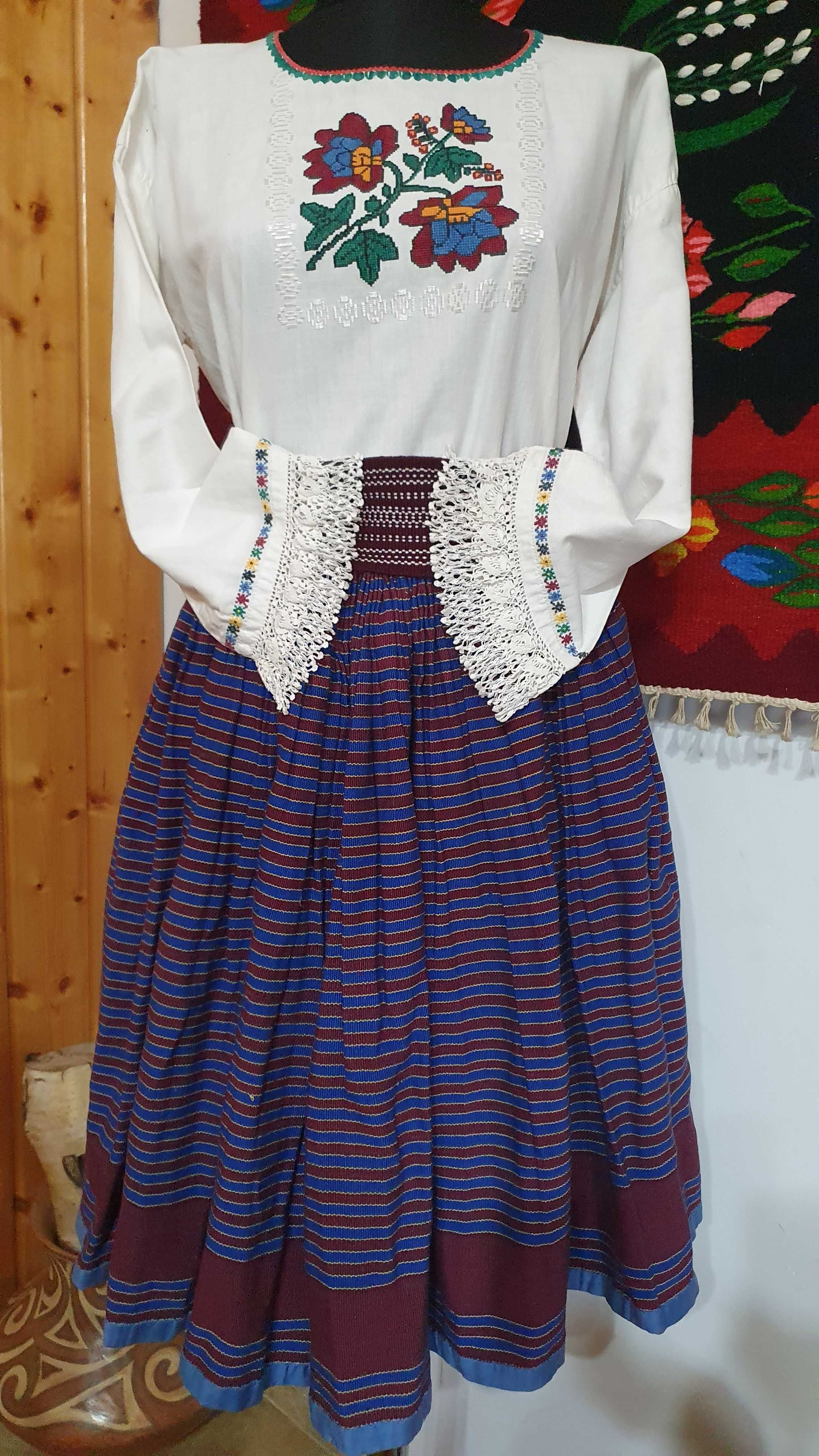 Costum popular (ie/camasa, valnic/fota/catrinta, zadie/opreg)