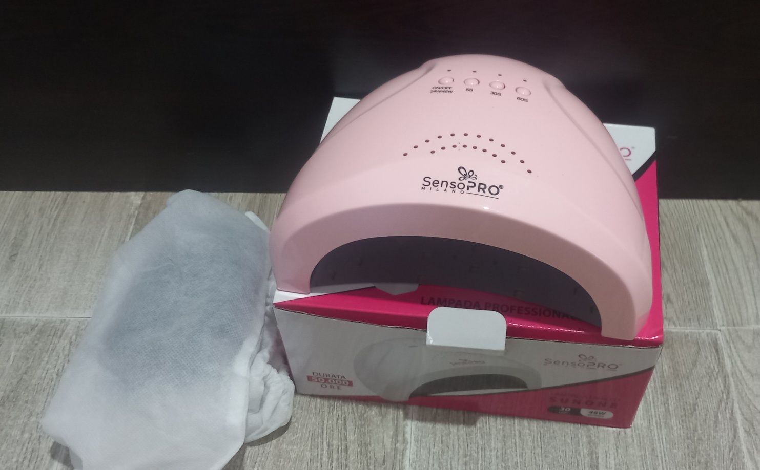 Vând kit de unghii cu gel