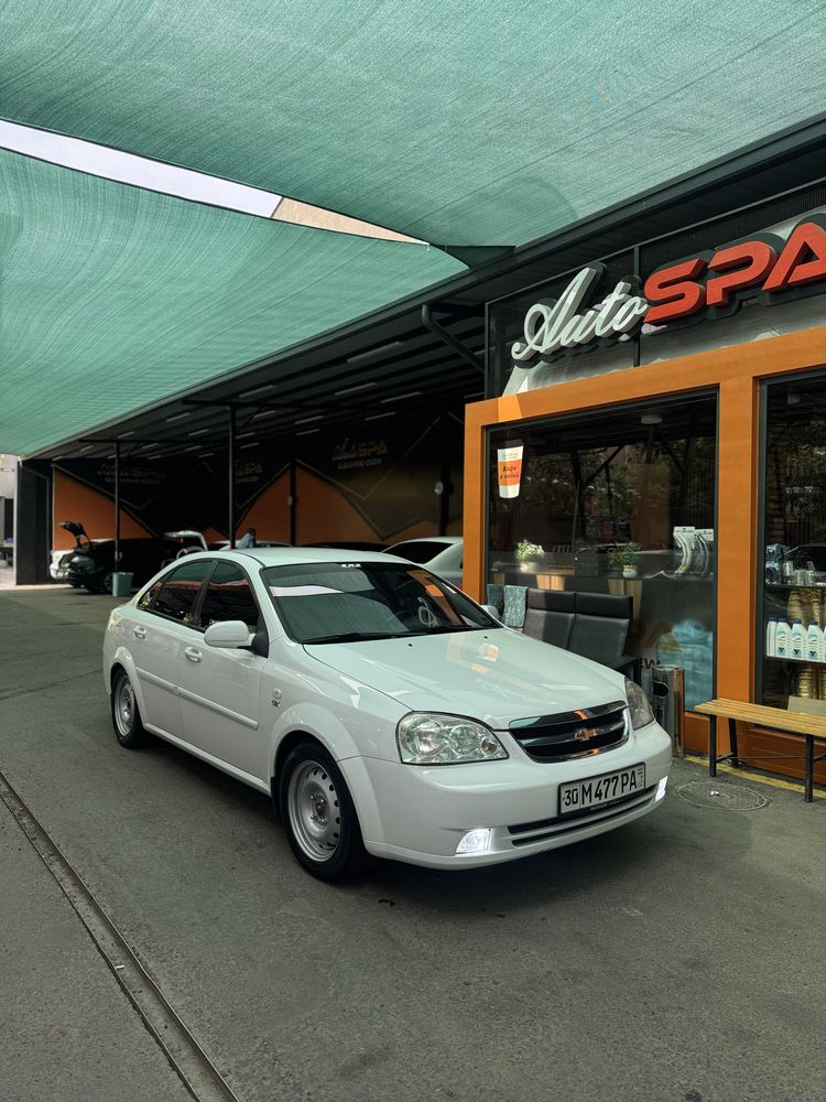 Lacetti 1.8 sotiladi ideal