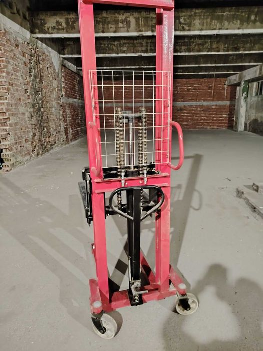 СТАКЕР хидравличен 2 тона 2 метра