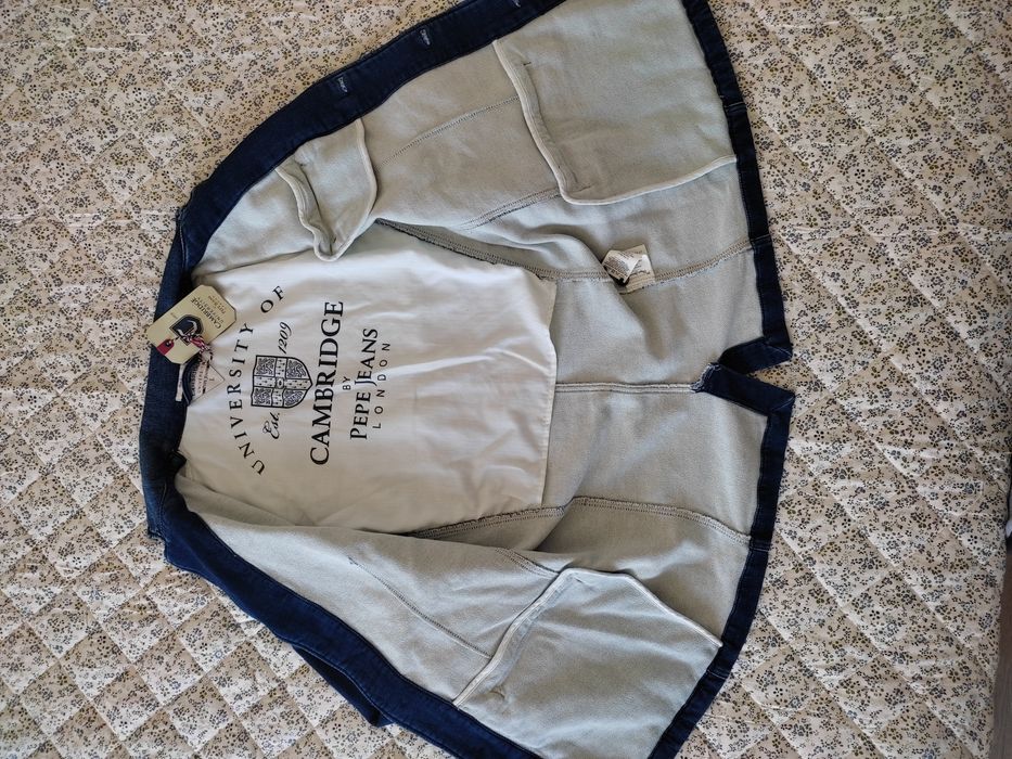 Sacou de blugi pentru bărbați marca Pepe Jeans.