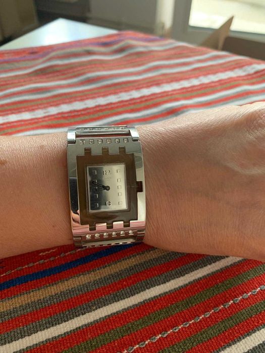 Ceas dama elvetian Swatch Brilliant Bangle