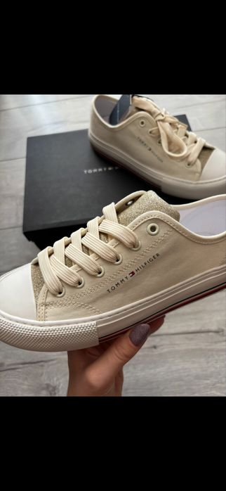 Нови Tommy Hilfiger бежови кецове 36 номер 23 см  90лв