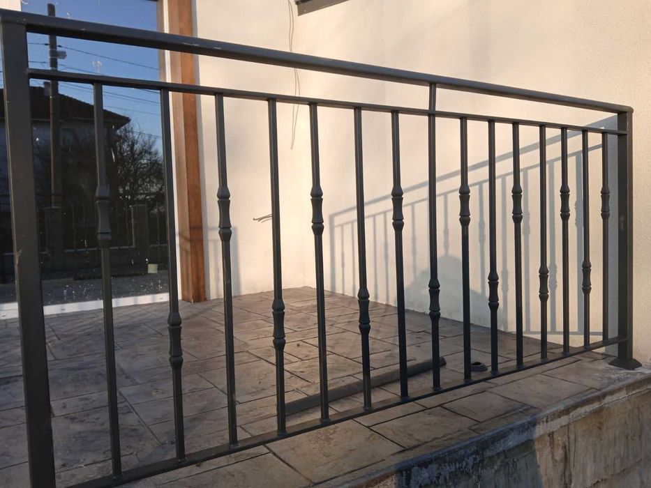 Парапети за стълбища и тераси от ковано желязо