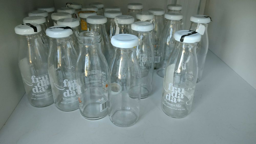 Малки бутилки с капачки на винт, ~250ml