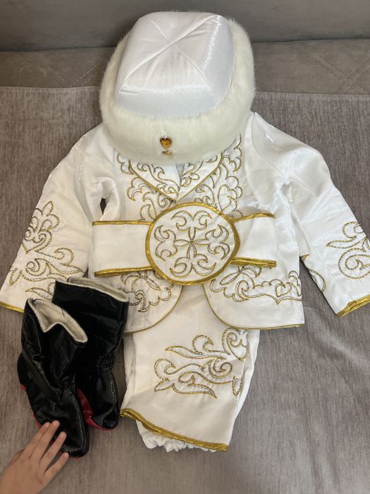 Продам национальный костюм на мальчика