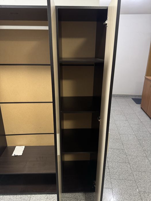 Гардероб с размери 182/117/50см