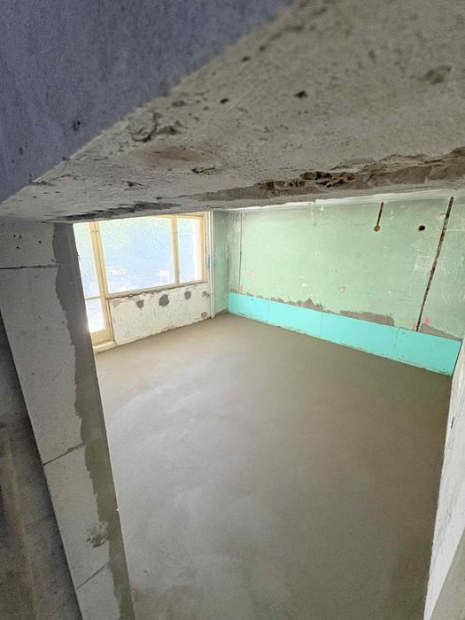 Машинно полагане на подови замазки