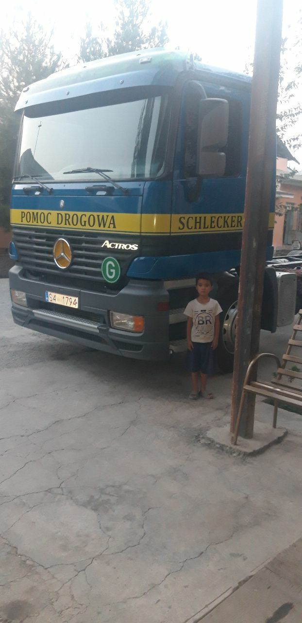 Mersedes aktros Manipulyator evakuator