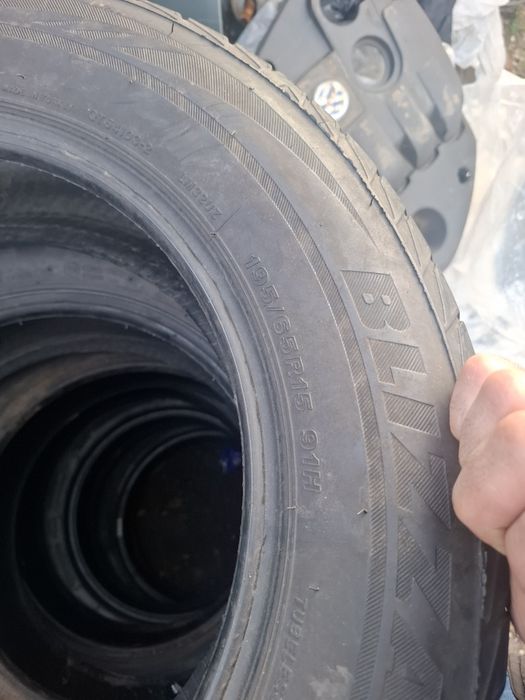 Vand 2 sau 4 anvelope 195 65 15 bune de iarna fără defecte
