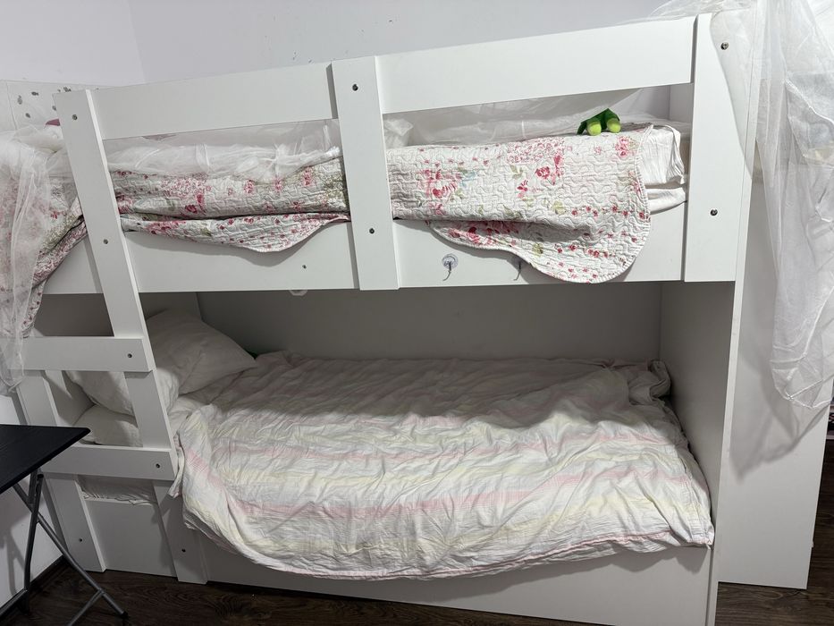 Vand pat supraetajat copii,alb