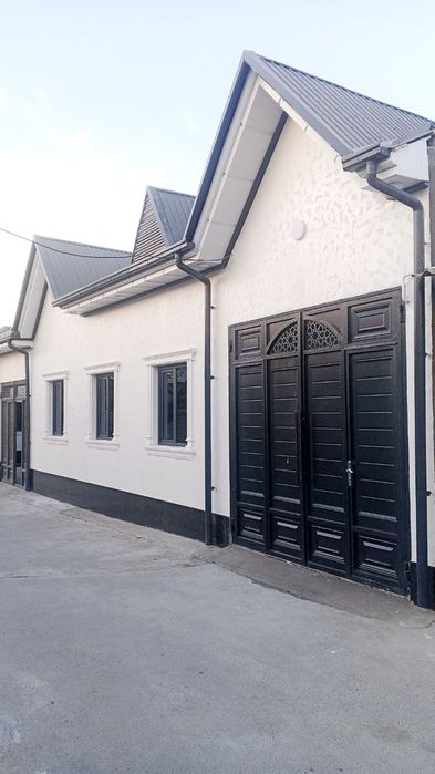 Зангиота зиёратгохни ёнида ховли сотилади!