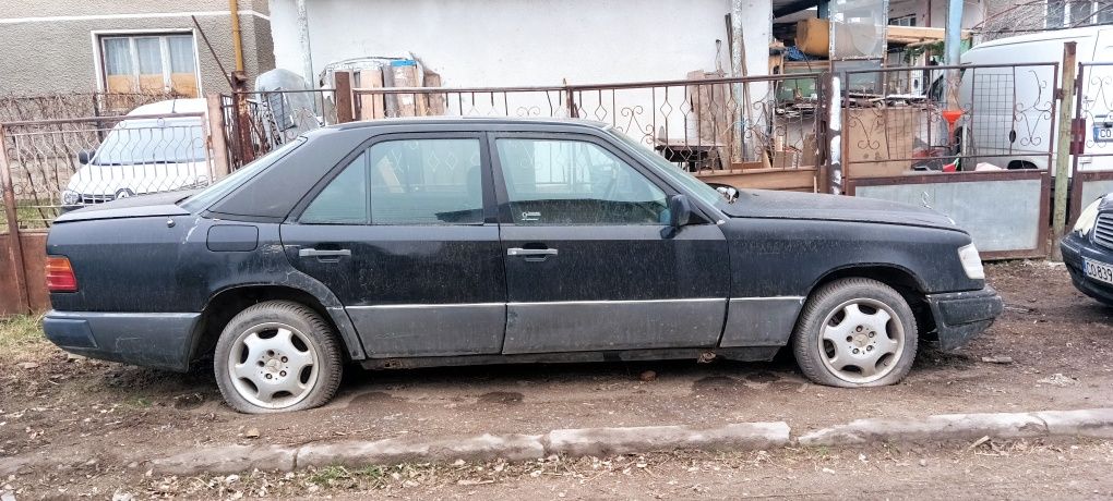 W124 250D цял или на части