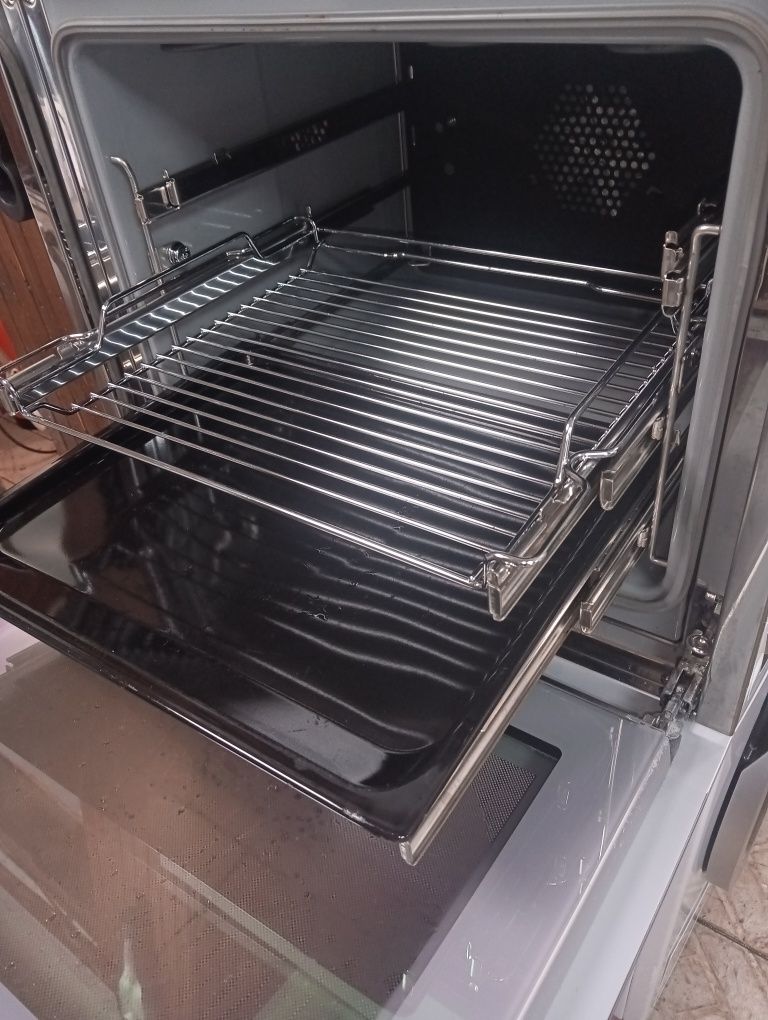 Уникална бяла печка за вграждане Миеле Miele  с 2 години гаранция!