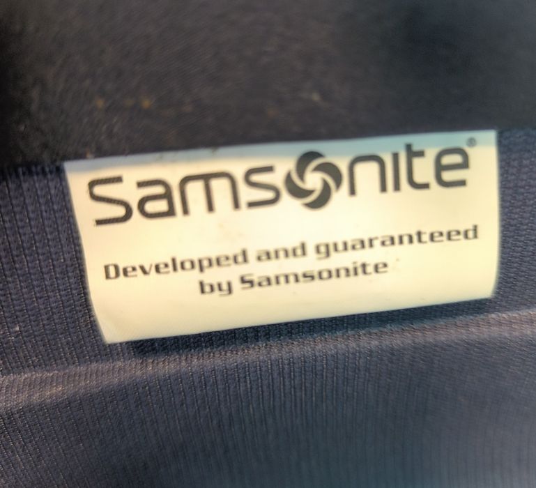 Куфар кабина Samsonite C-Lite Spinner (4 колела) 55 cm
C-Lite Spinner