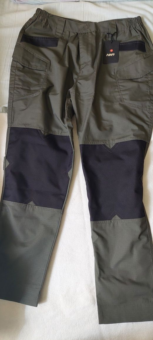 Vand pantaloni tactici marimea XXL.
