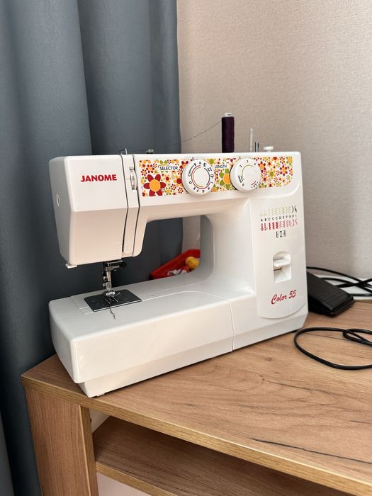 Продам швейную машинку