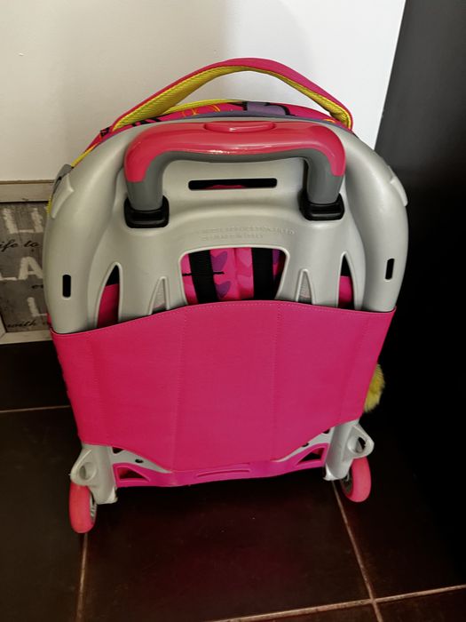 Ученическа раница тролей