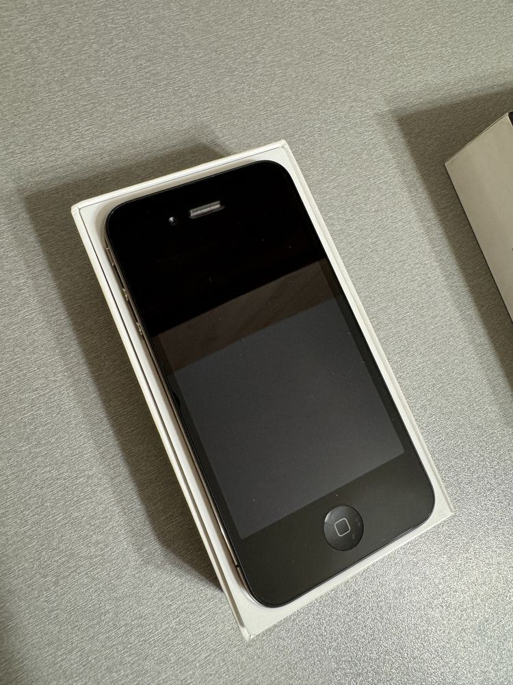 Iphone 4 16Gb - Telefon impecabil (de colectie)