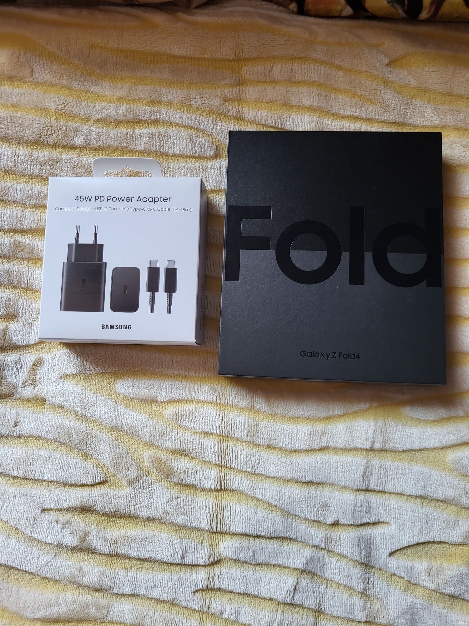 Samsung galaxy Z Fold 4 чисто нов