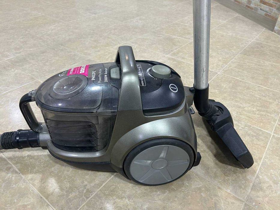 Пылесос Philips .