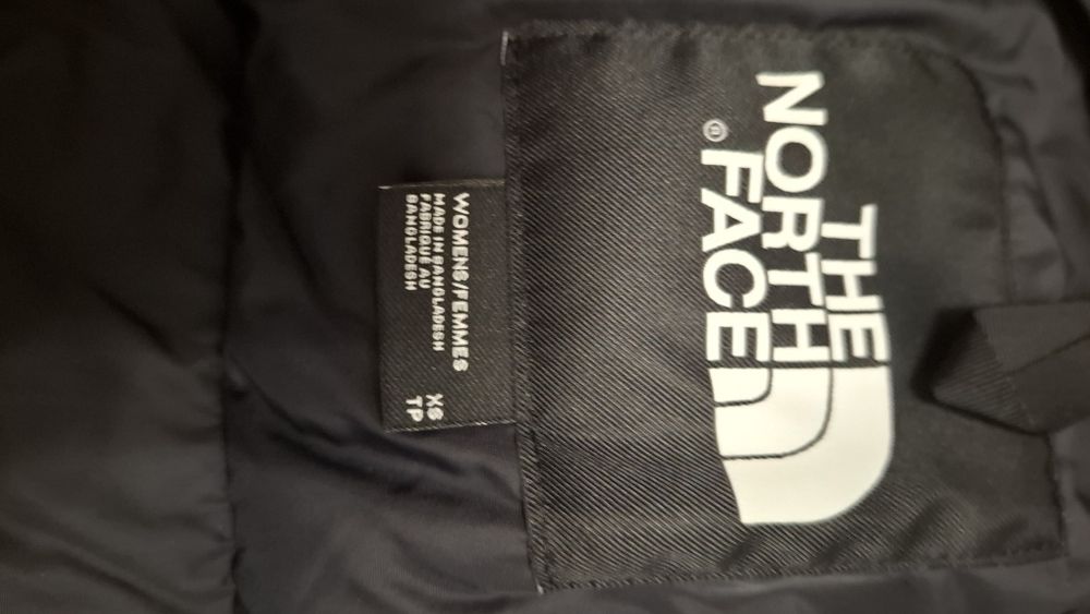 Geaca The North Face 700 impermeabila si umplutură puf