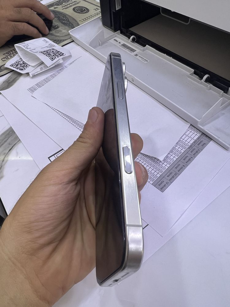 Iphone 16 pro max 256 (100%) sim