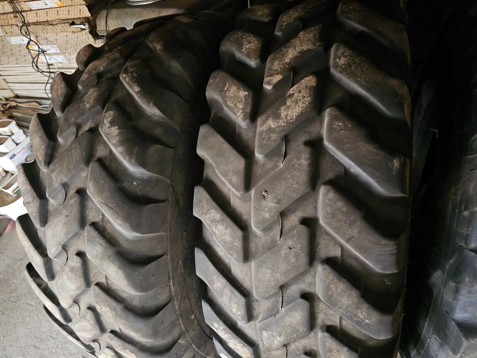 Продавам Гуми за багер VREDESTEIN - 480/80 26 - 18.4 - 26