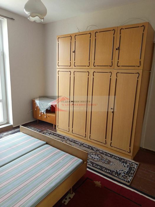 Дава под наем 3-стаен гр. София - Център 99m²