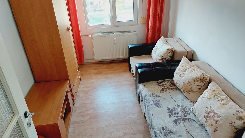 Închiriez apartament 3 camere