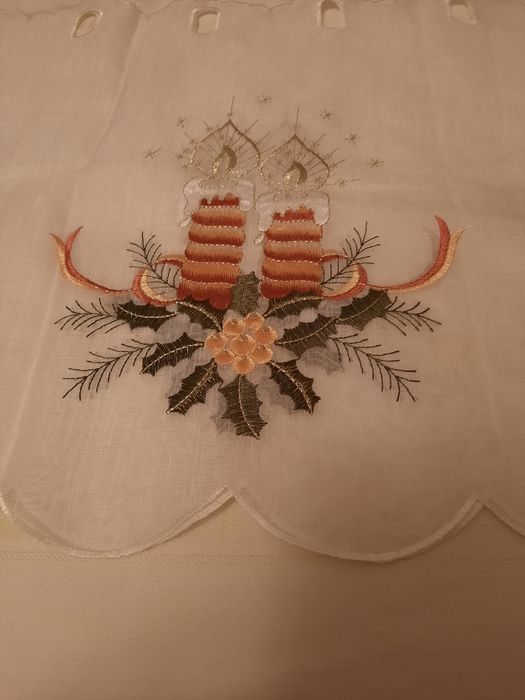 Perdea decorativă cu model de sarbatoare