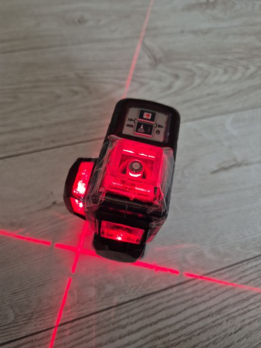 Laser bosch gll3-80 p lini rosi